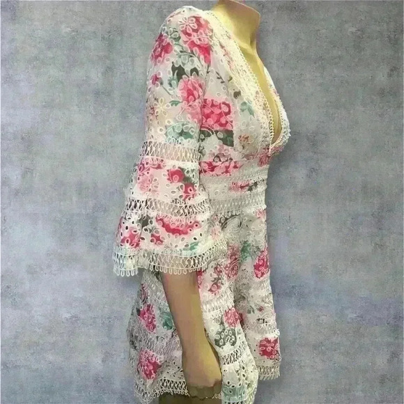 Aqua Women's Floral Lace Deep V-Neck Dress size XS - Picture 6 of 11